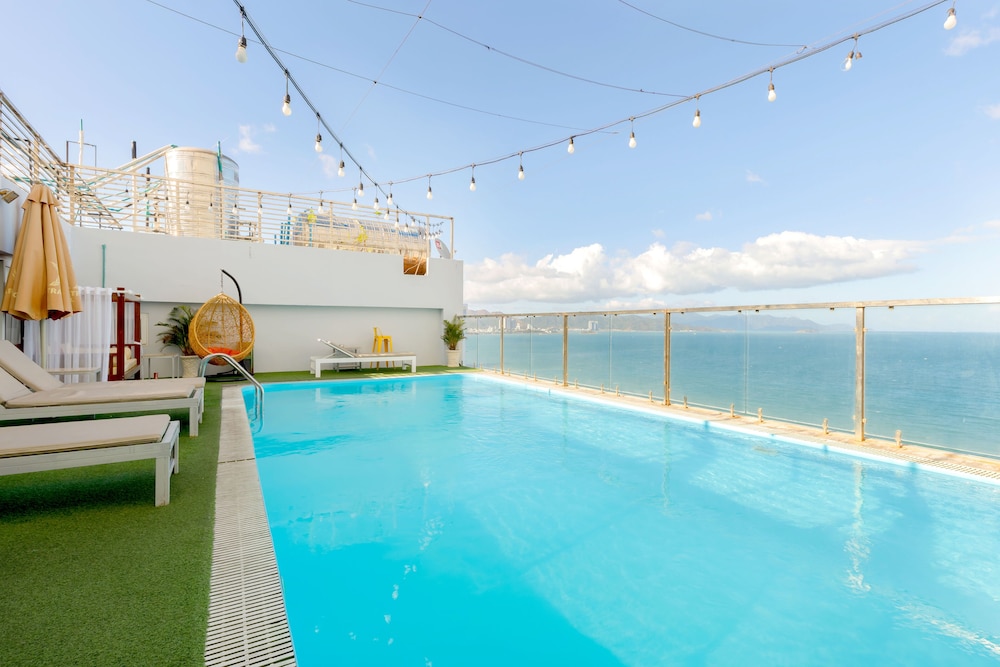 Paris Nha Trang Hotel & Apartment 67/72