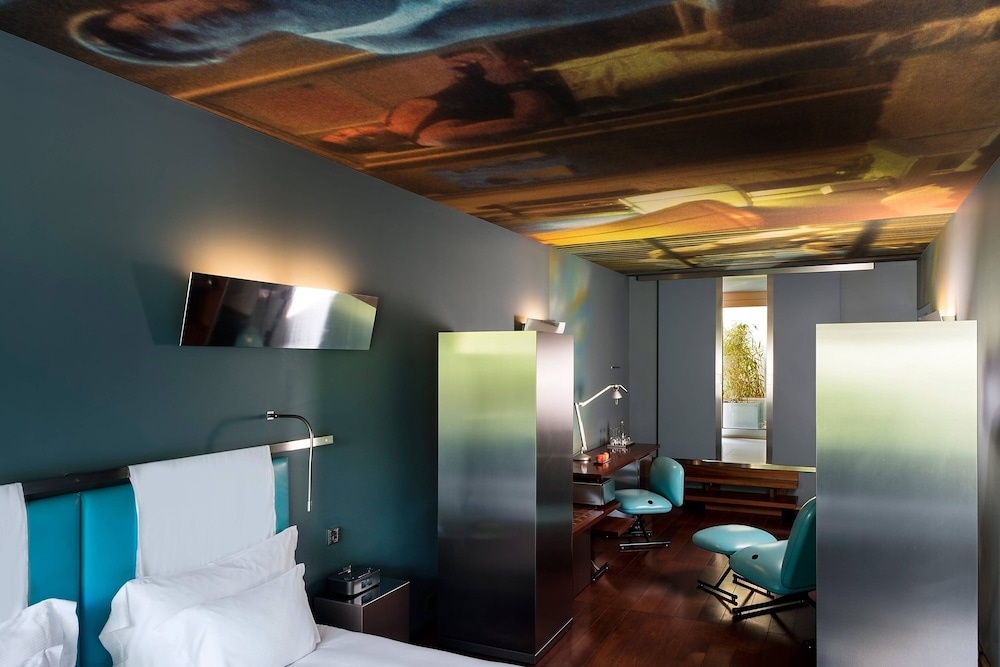 The Hotel Lucerne Autograph Collection 32/35