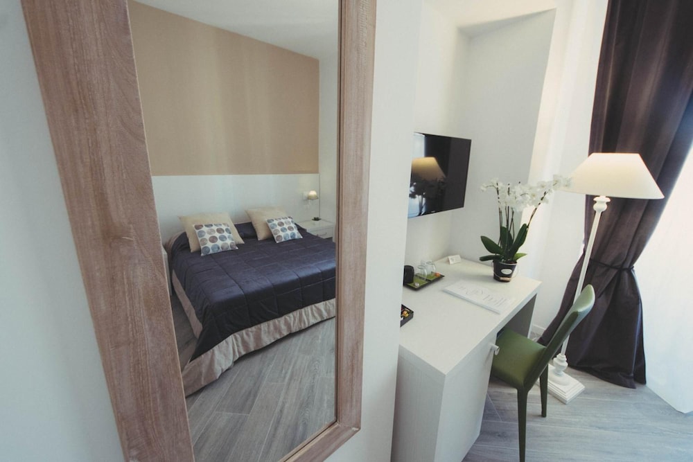 Vantaggio Suites & Apartments 39/39