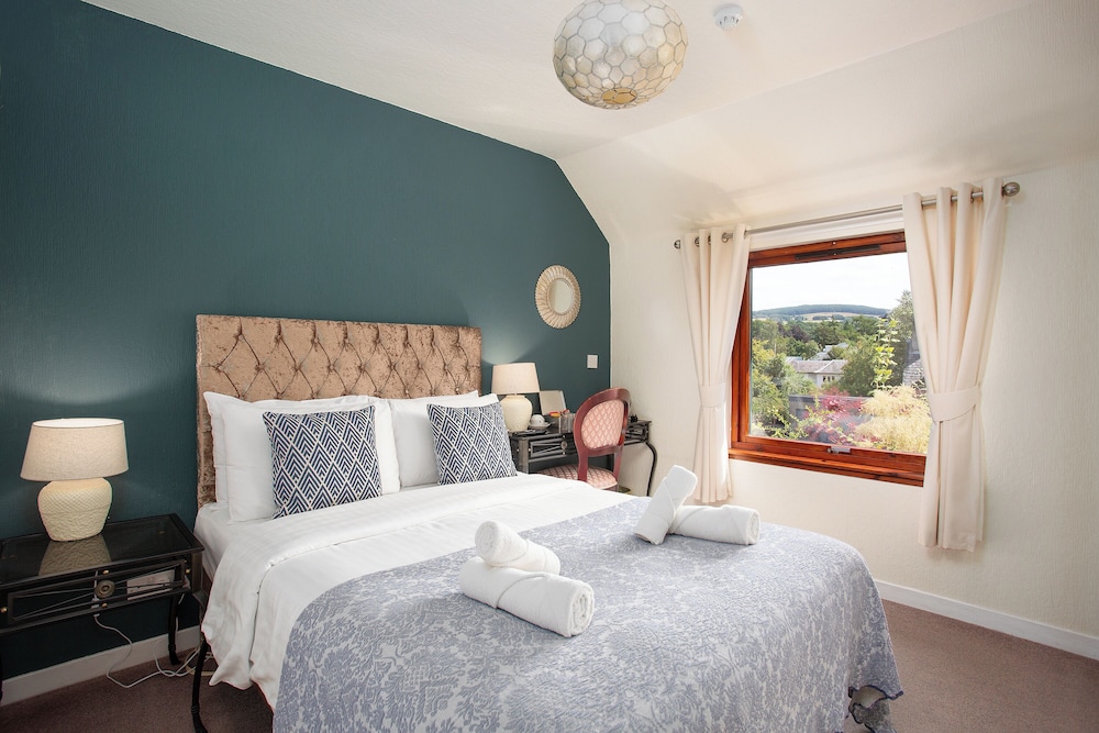 Rosemount Hotel 18/57