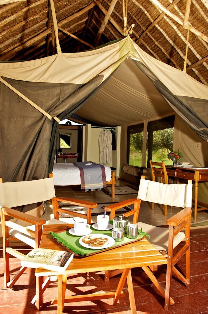 Voyager Ziwani Tented Camp 18/43
