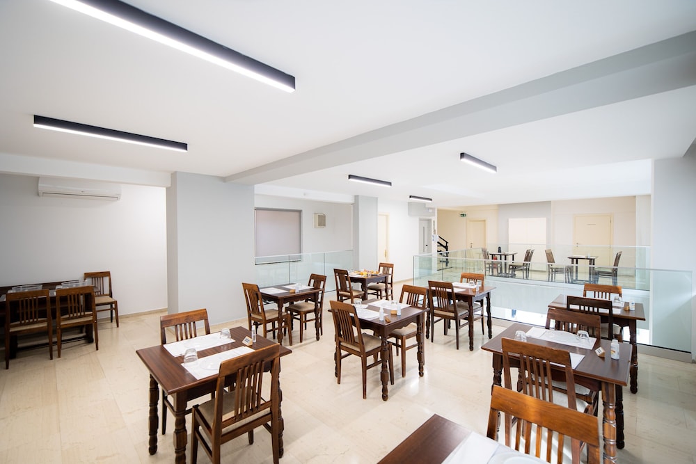 Philippos Hotel 47/63