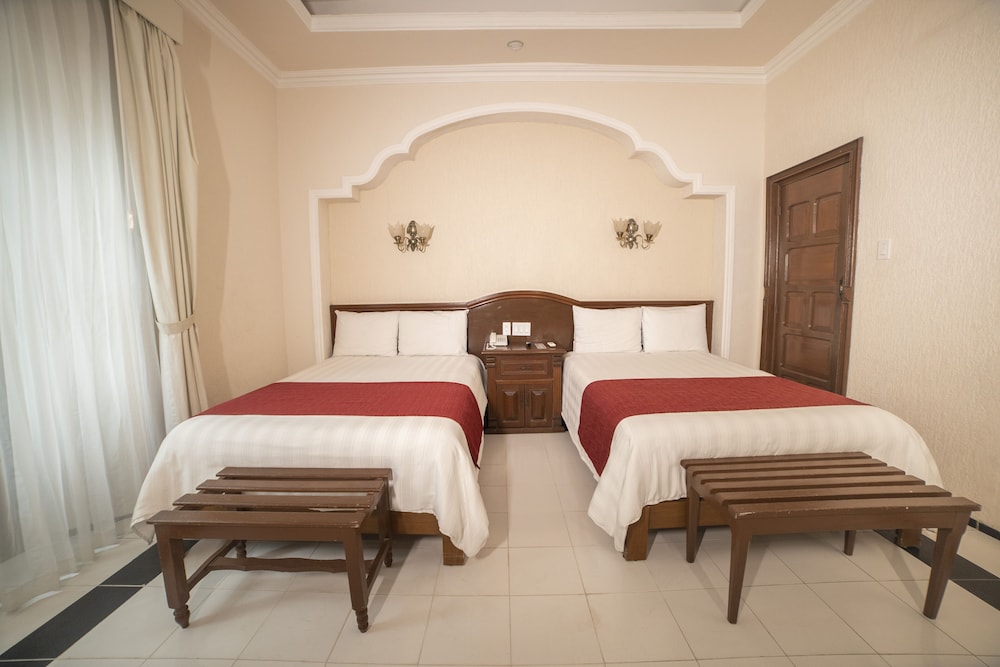 Hotel Caribe Merida Yucatan by Kavia 11/49