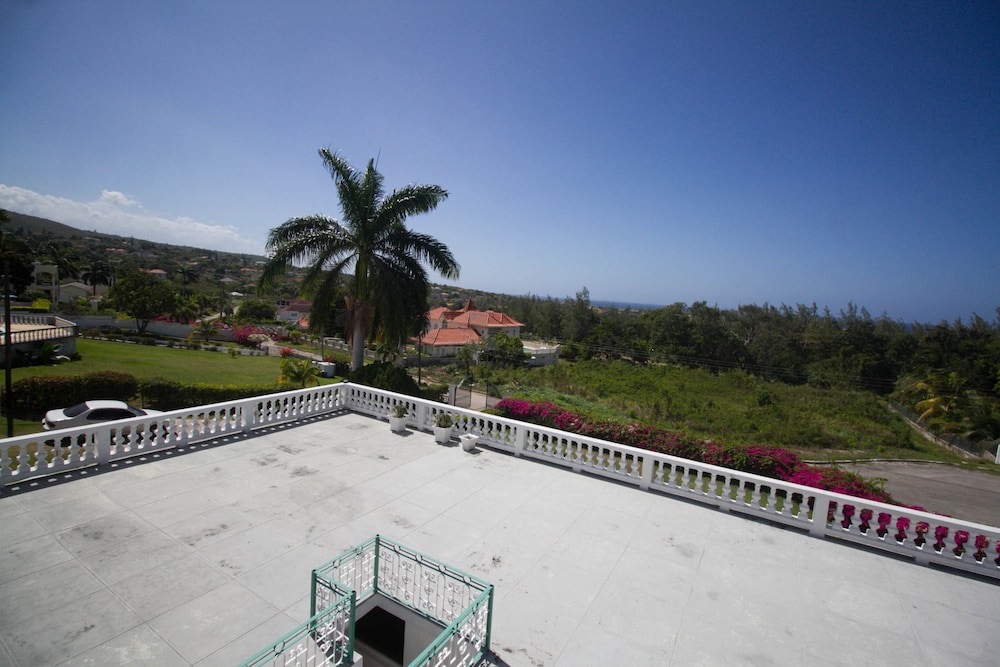 Sea View Chateau 22/25