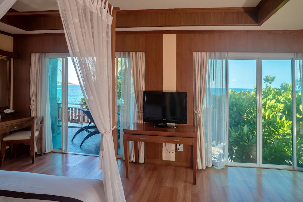 ALOHA RESORT 42/76