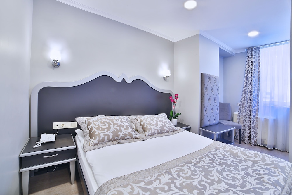 The Hera Premium Hotels 6/49