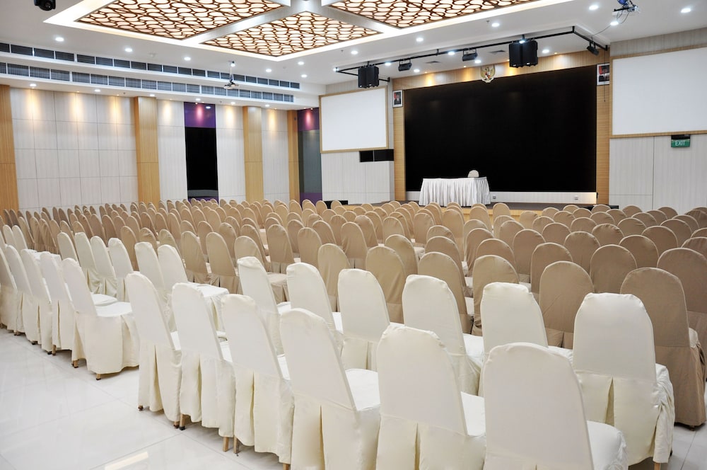 Beverly Hotel Batam 42/50