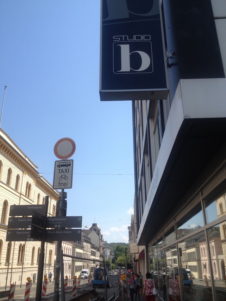 Business Hostel Wiesbaden 1/25