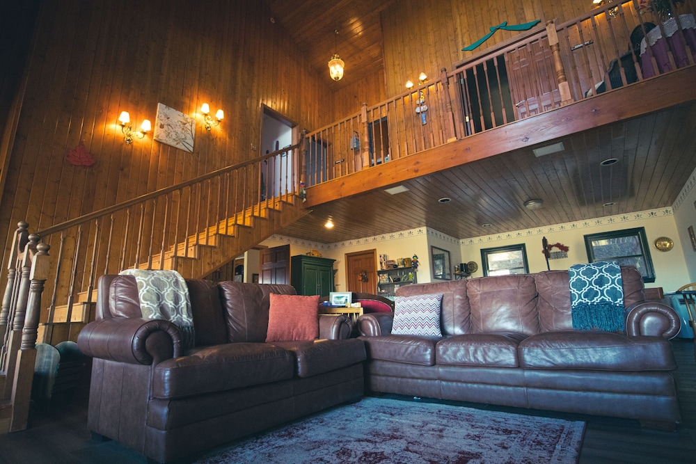 Tucker Peak Lodge 46/64