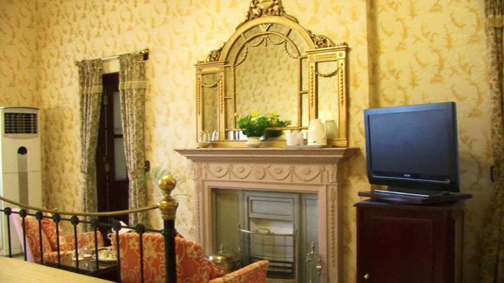 GAJNER PALACE 4/22