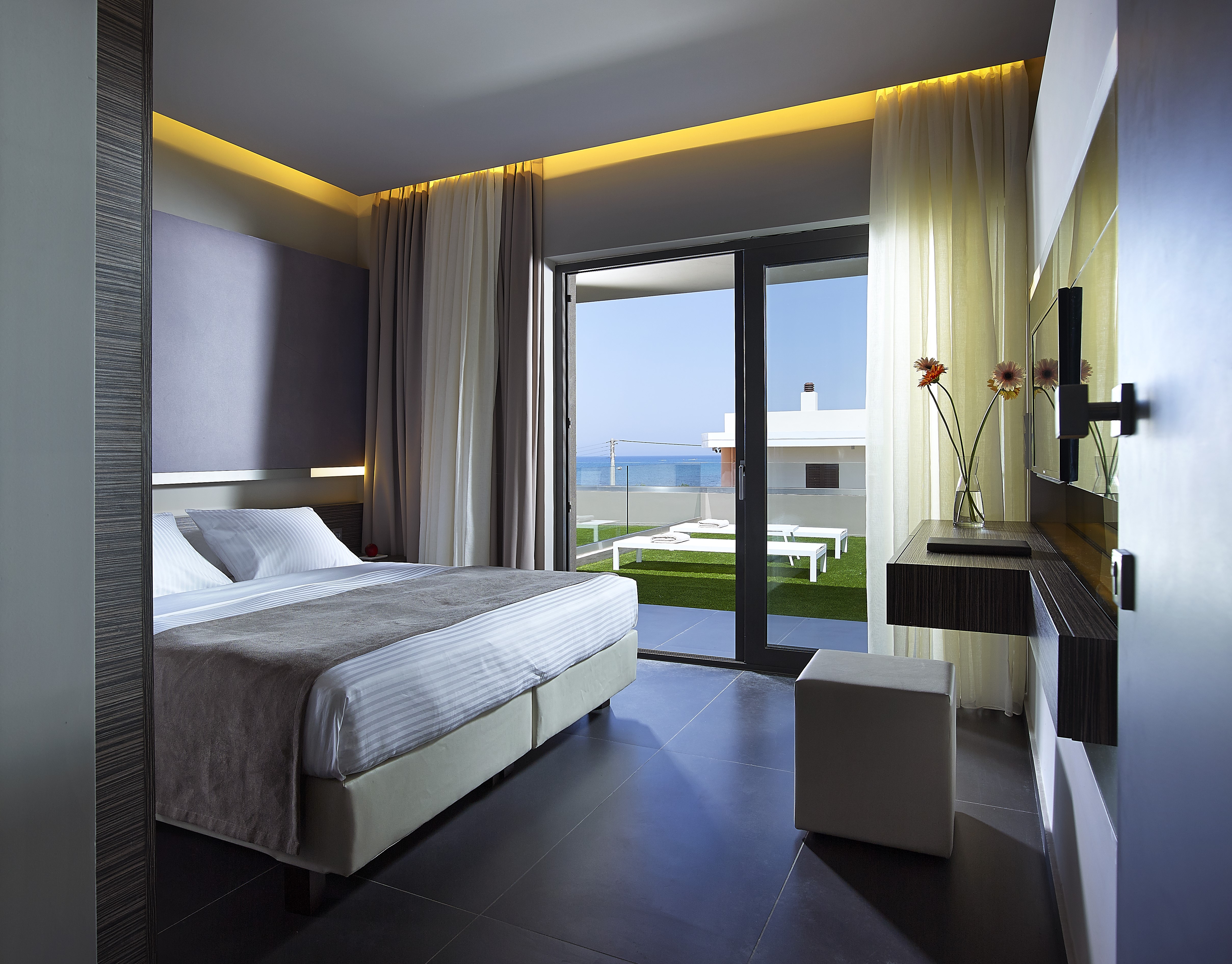Horizon, Retreat, Suite