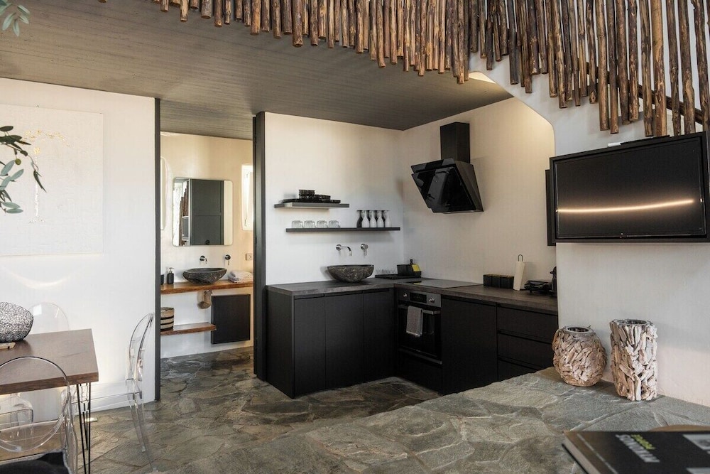 Mykonos Dot - Art Homes 17/46