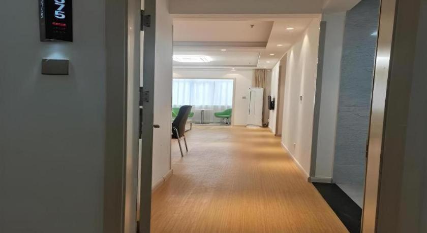GreenTree Inn Tongchuan Yaozhou District New District Hospital Business Hotel 8/42