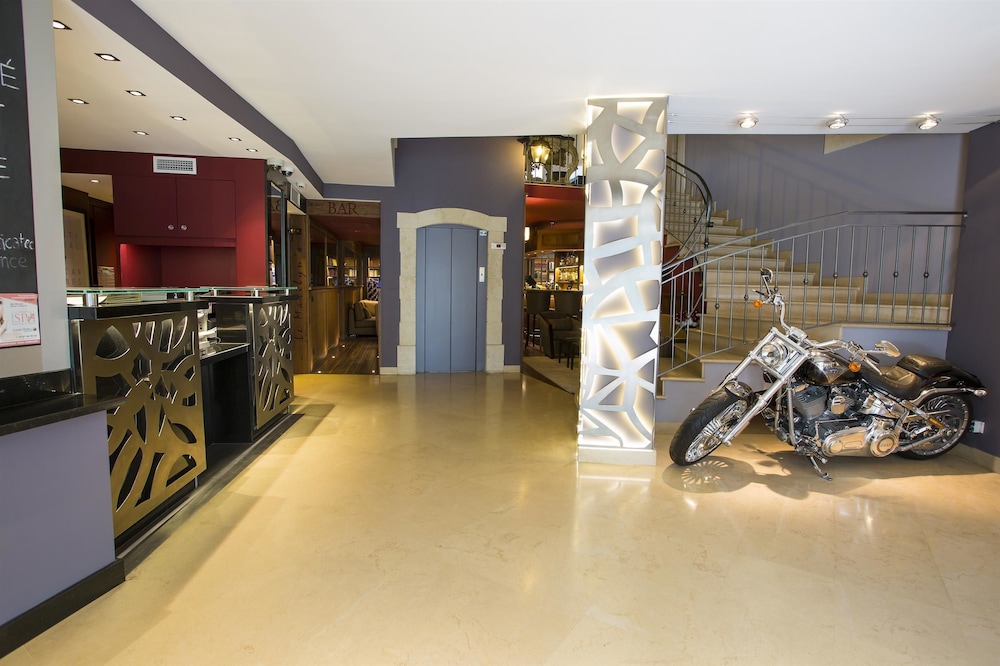 lobby