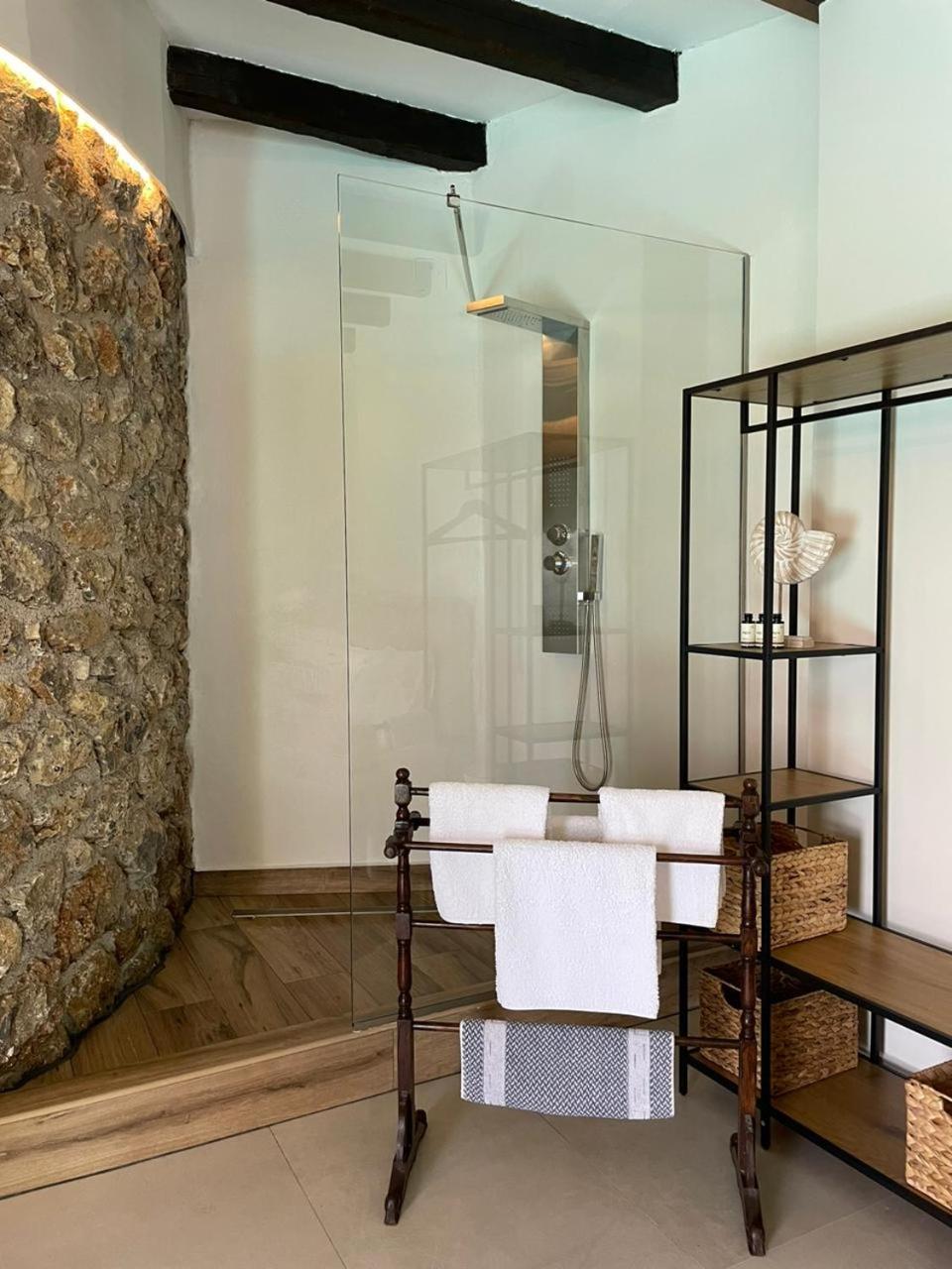 Villa Bournella 28/28