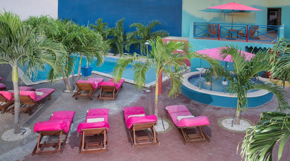 The Ritz Hostel 62/77