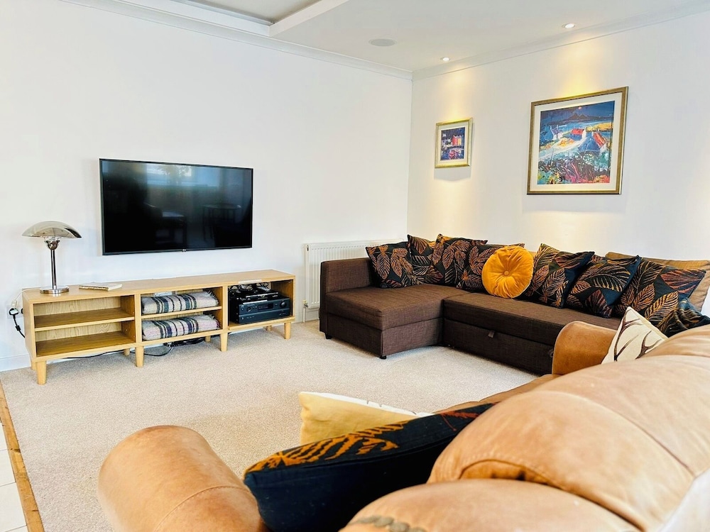 Crieff Armoury Luxury Self Catering Apartment 25/36
