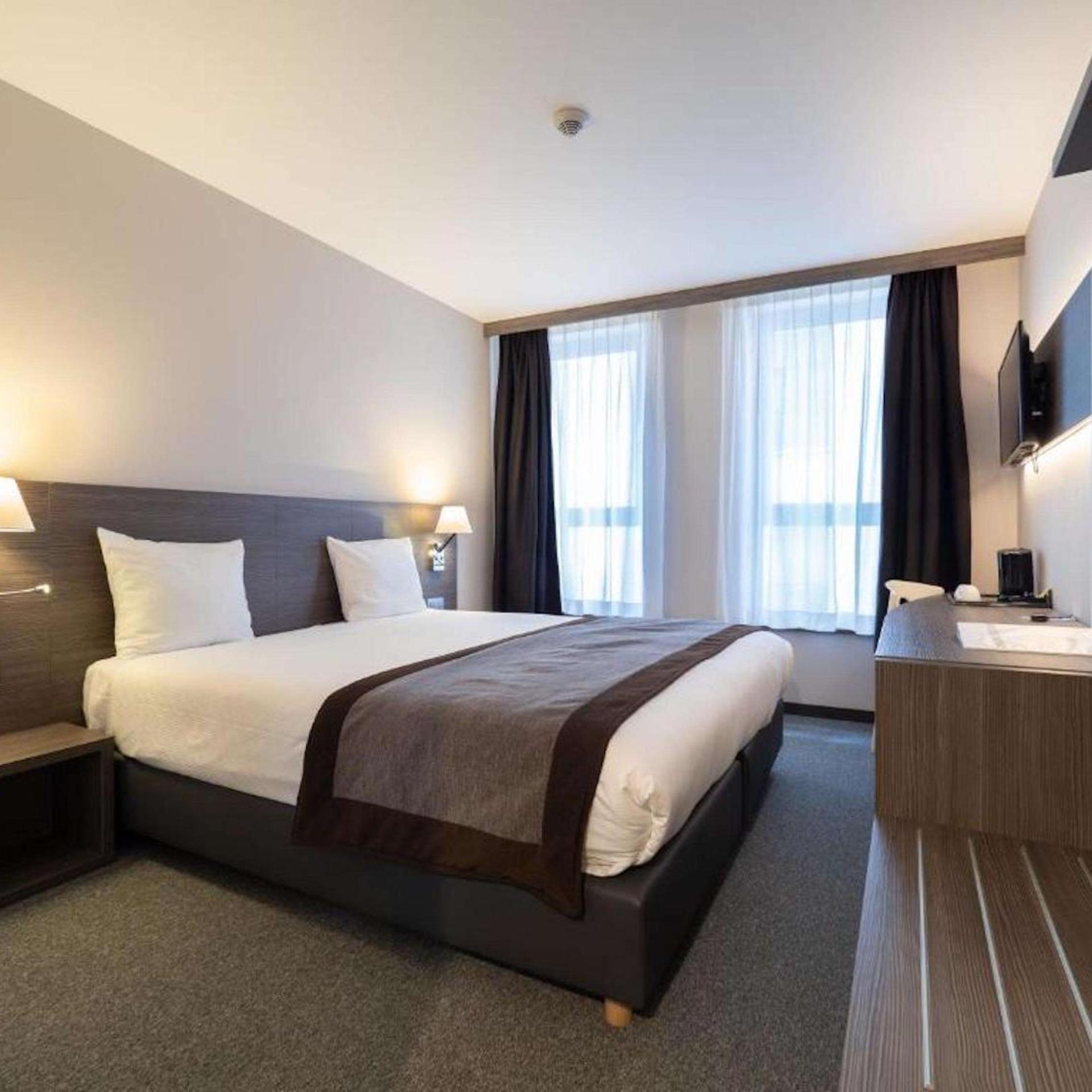 Standard, King Bed, Queen Bed