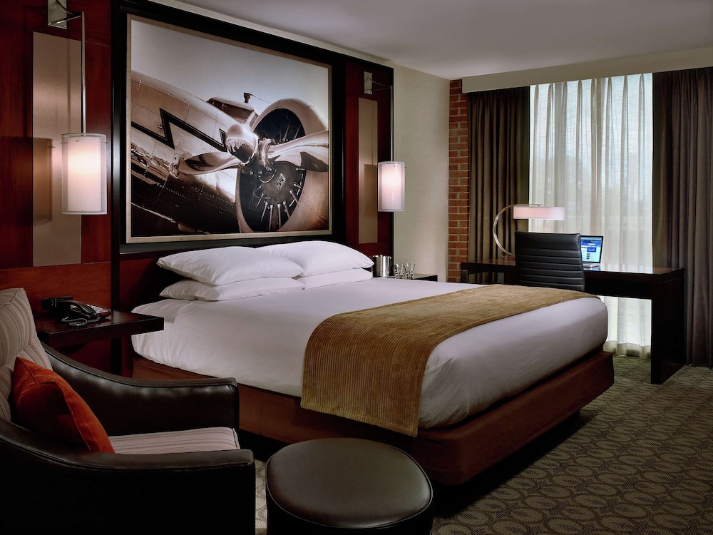 DOUBLETREE BY HILTON HOTEL AND SUITES CHARLESTON AIRPORT 17/60