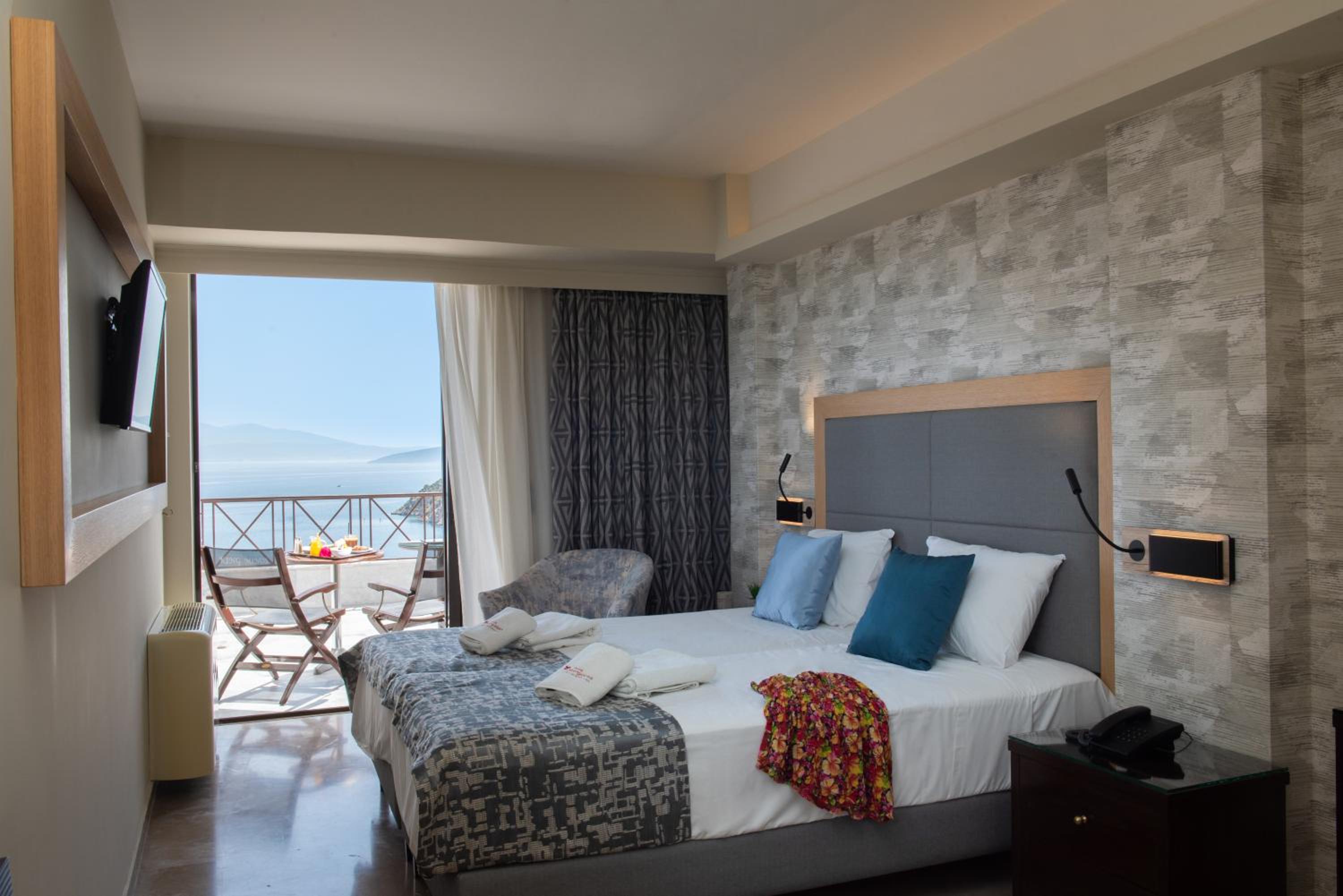 Superior, Triple, Sea View