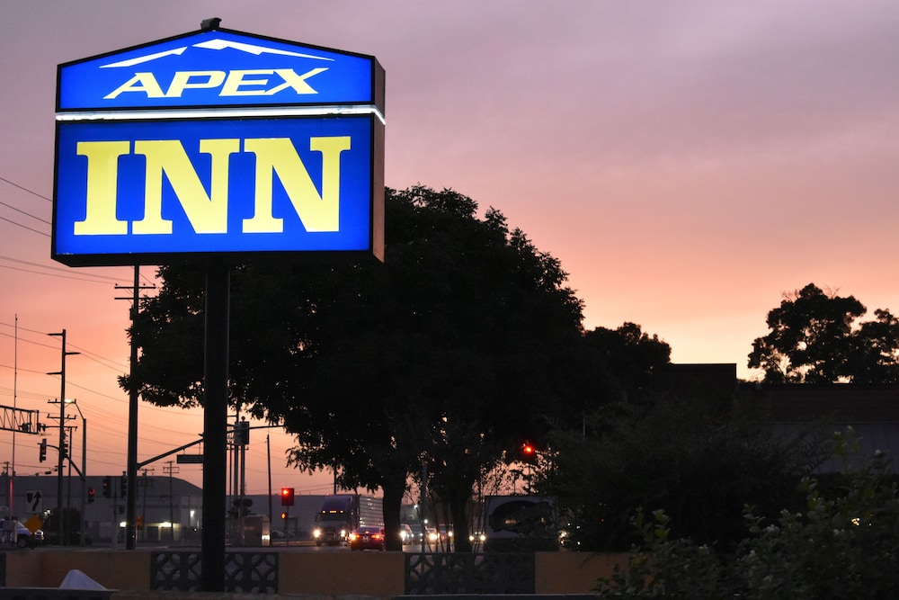 Apex Inn 4/51