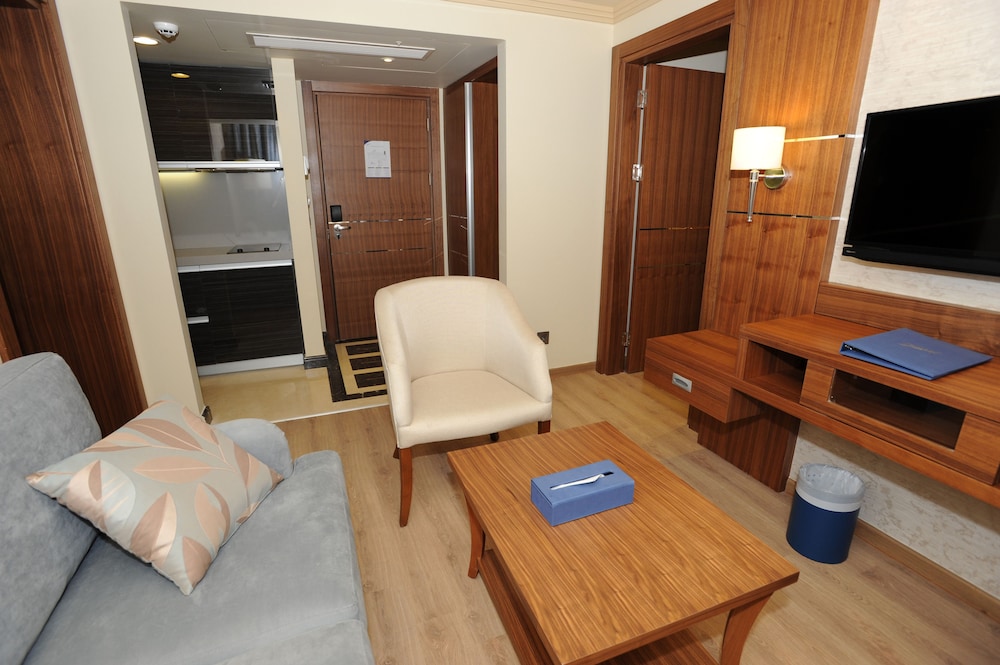 Gems Hotel 45/74
