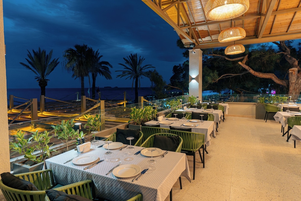 Pirates Beach Club All Inclusive 34/48