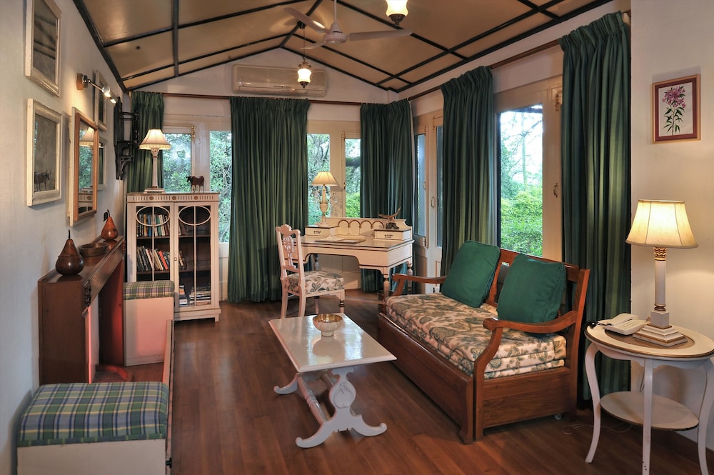 WelcomHeritage Connaught House 28/50