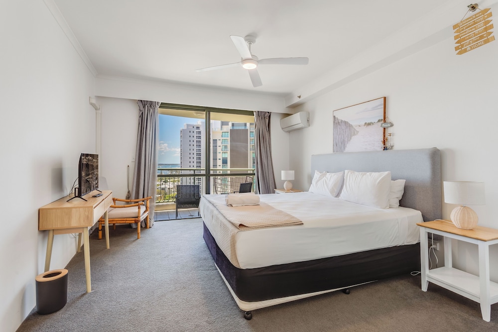 2 BEDROOMS, SUPERIOR, APARTMENT