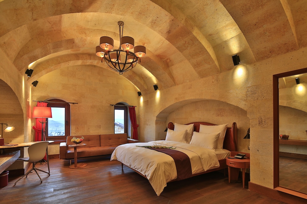 Ara, Stone, Deluxe, Suite, King Bed