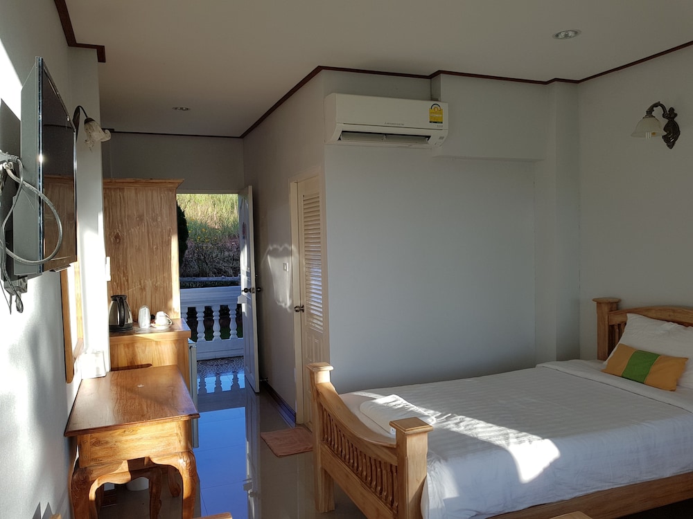 Foresta Hill Resort 10/41