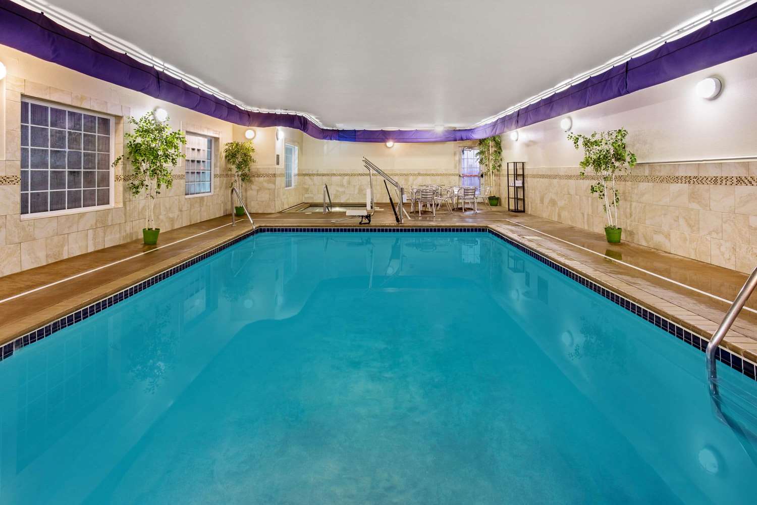 La Quinta Inn & Suites by Wyndham Dickinson 33/50