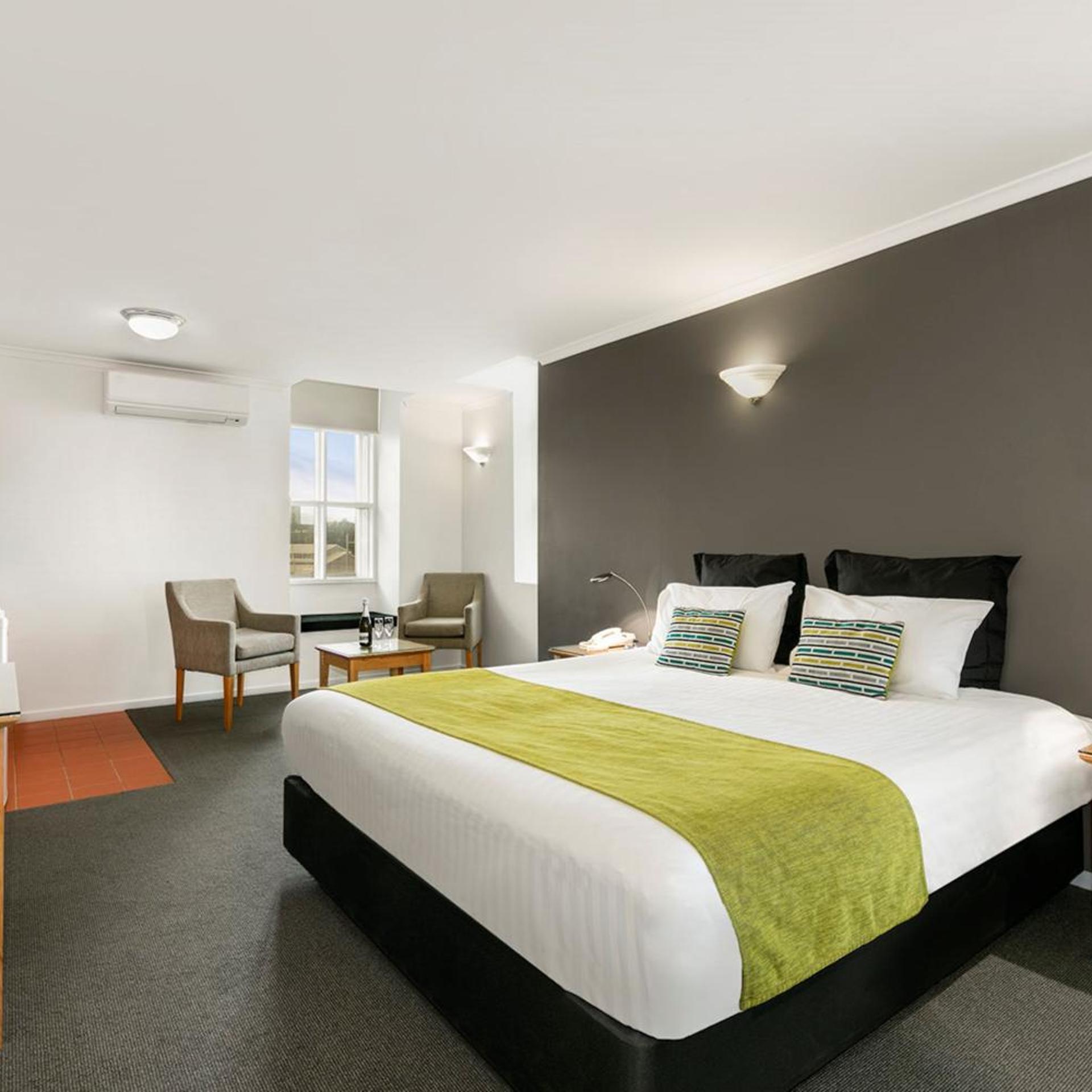 Family Suite, Serviced