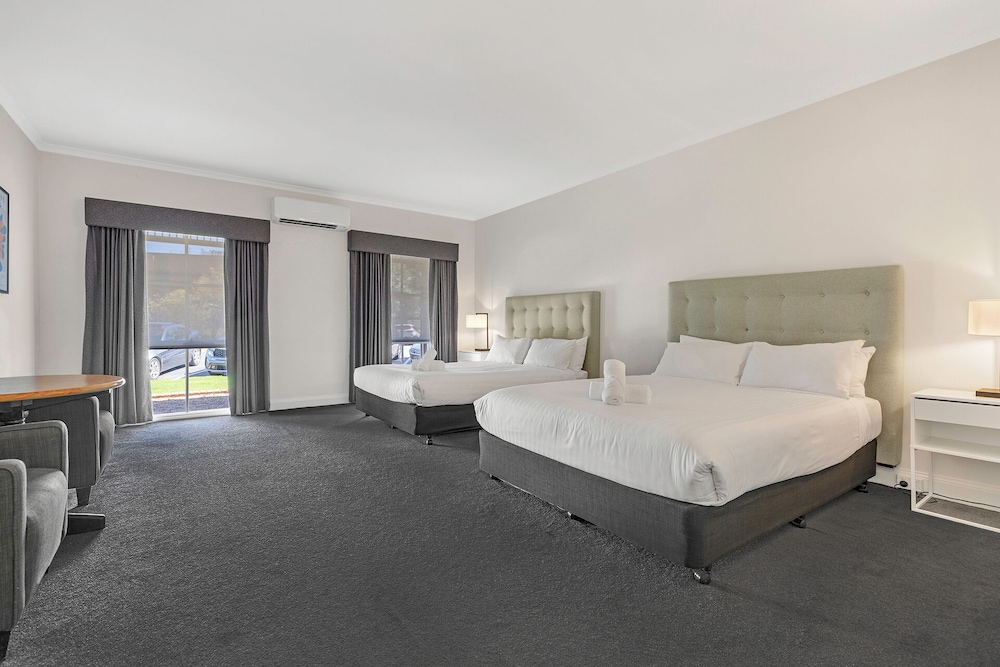 Caledonian Motel Hotel 18/38
