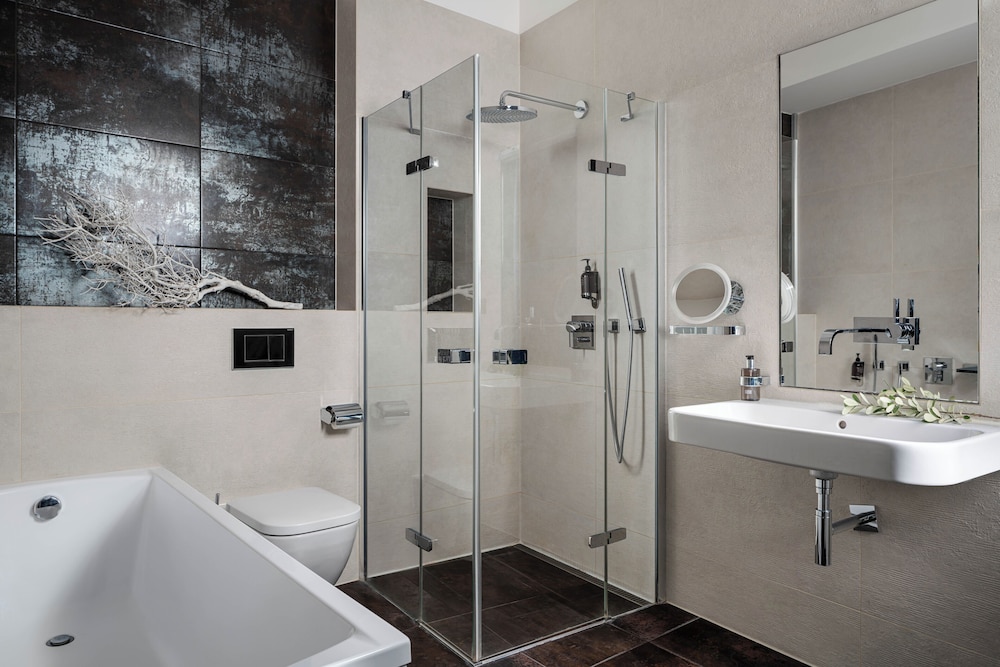 Coco Chanel Boutique Apartment 43/50