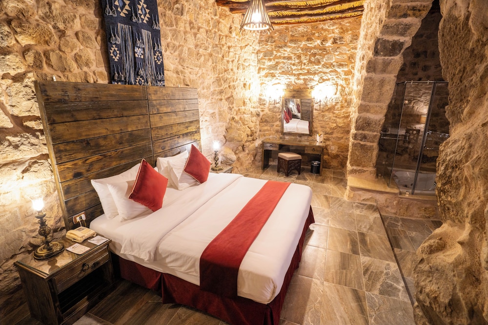 جناح جونيور بسرير كينج، Old Village Resort Petra 9/10