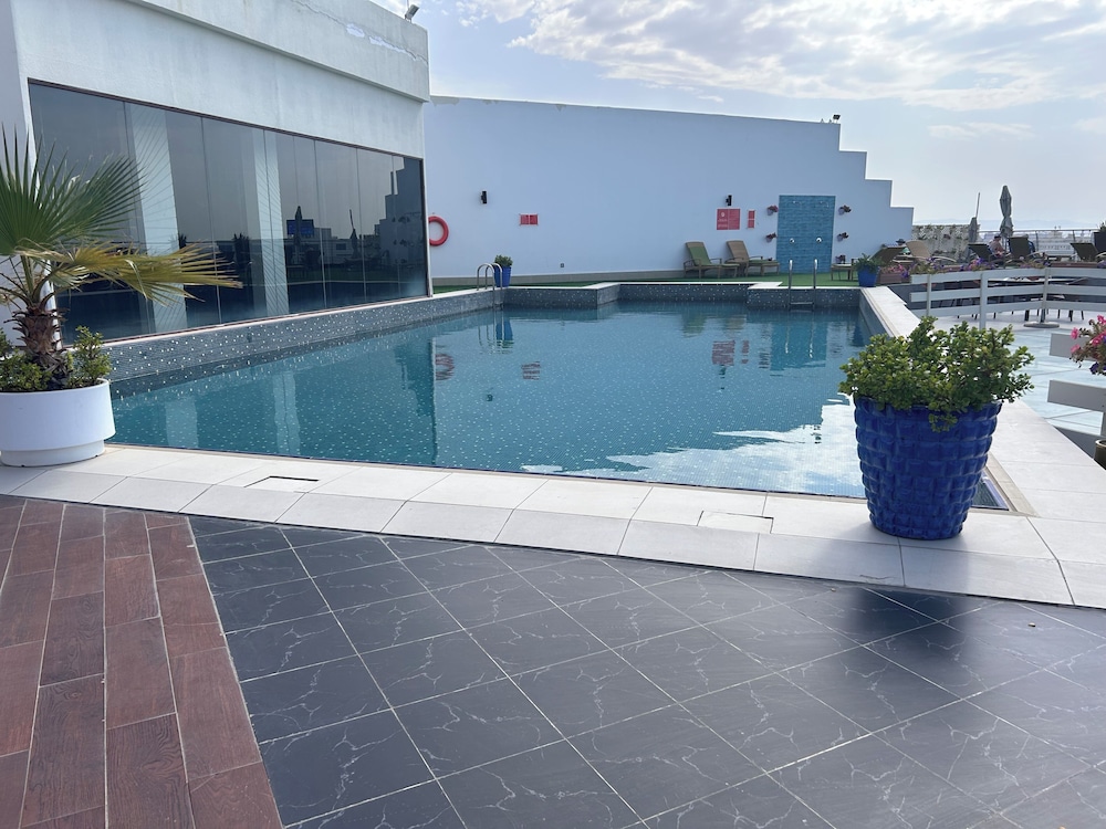 Golden Tulip Muscat in MUSCAT