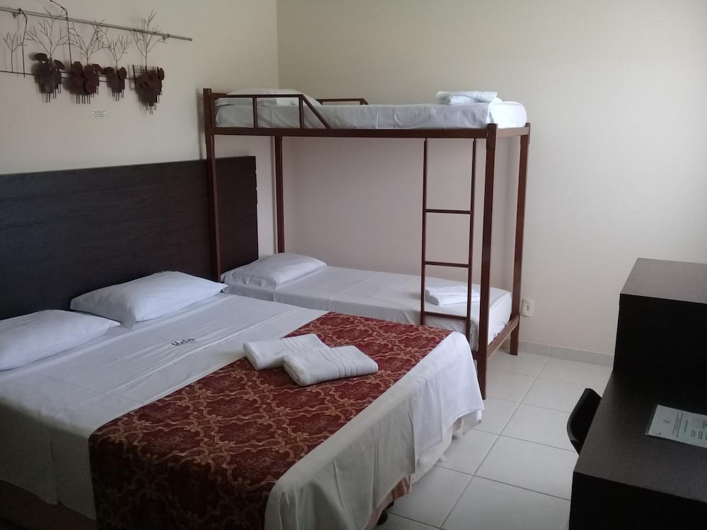 HOLA HOTEL 7/23