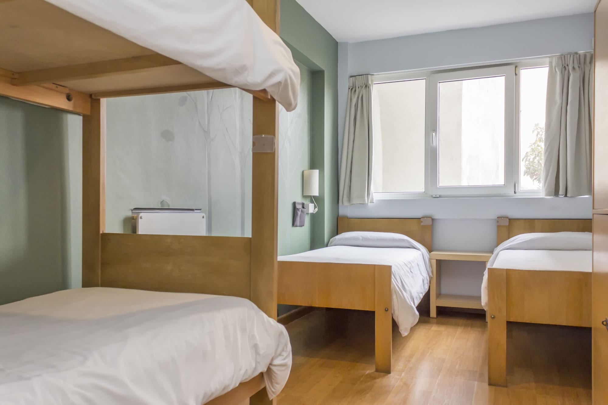 MIXED DORM, PRIVATE BATHROOM