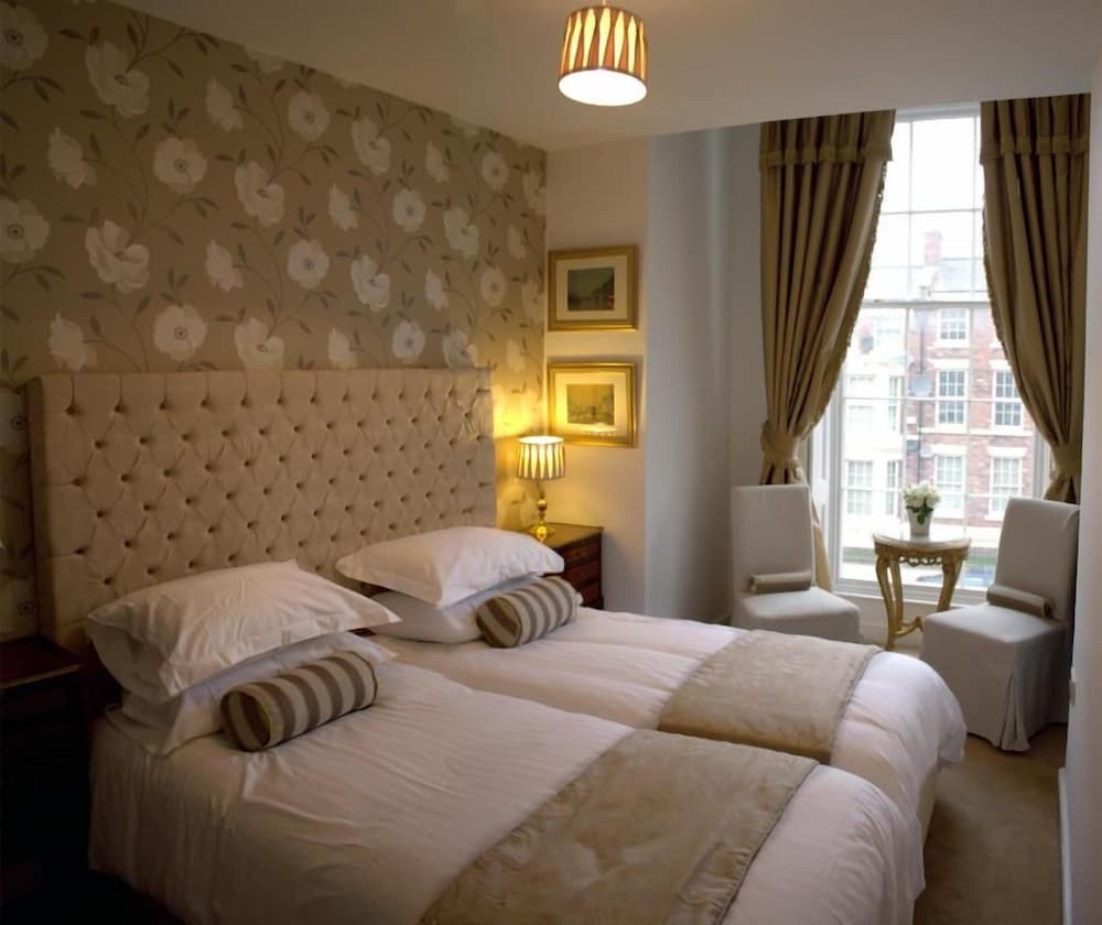 The Georgian Town House Hotel 11/42