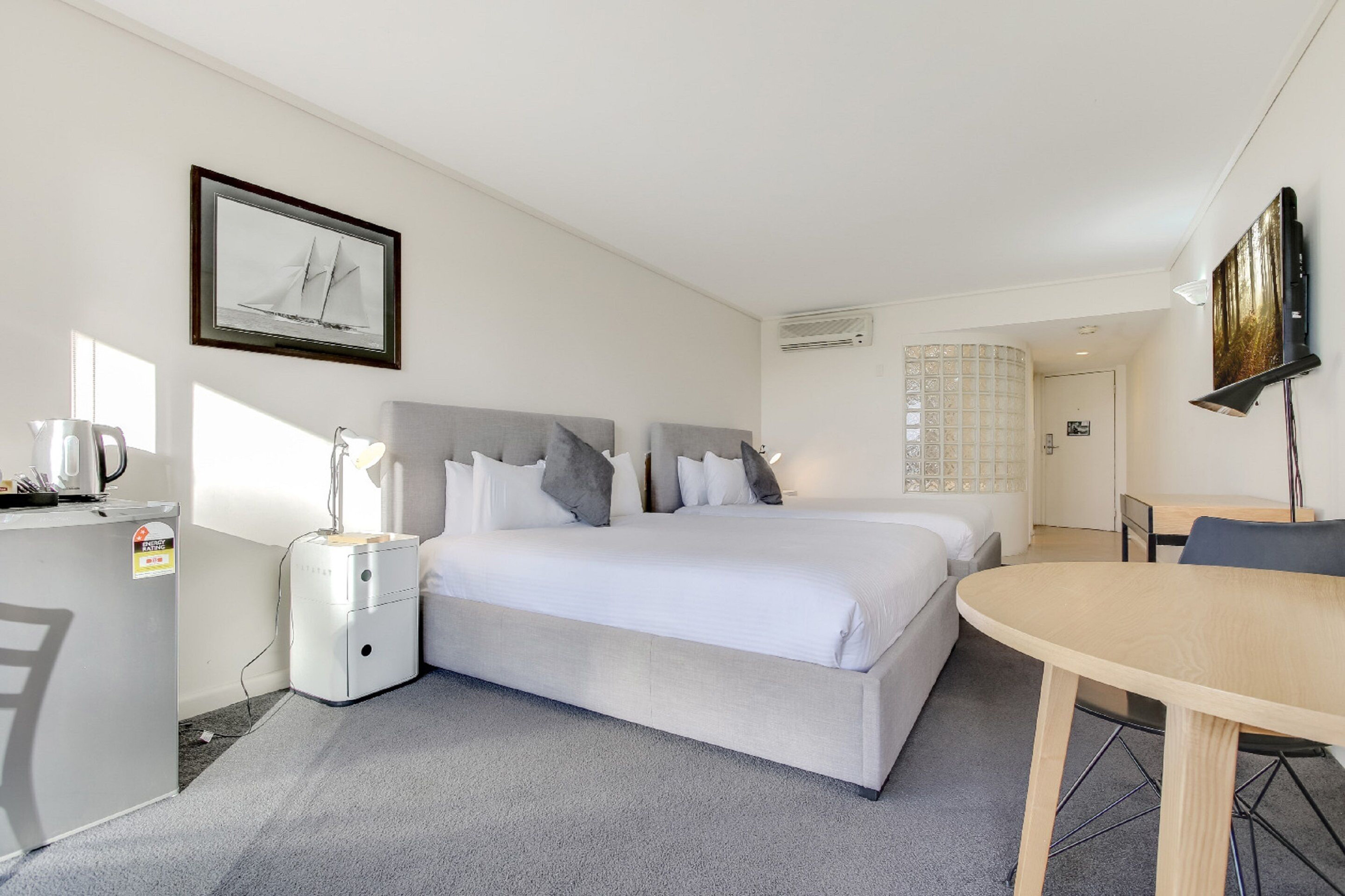 Room, Queen Bed, Bay View