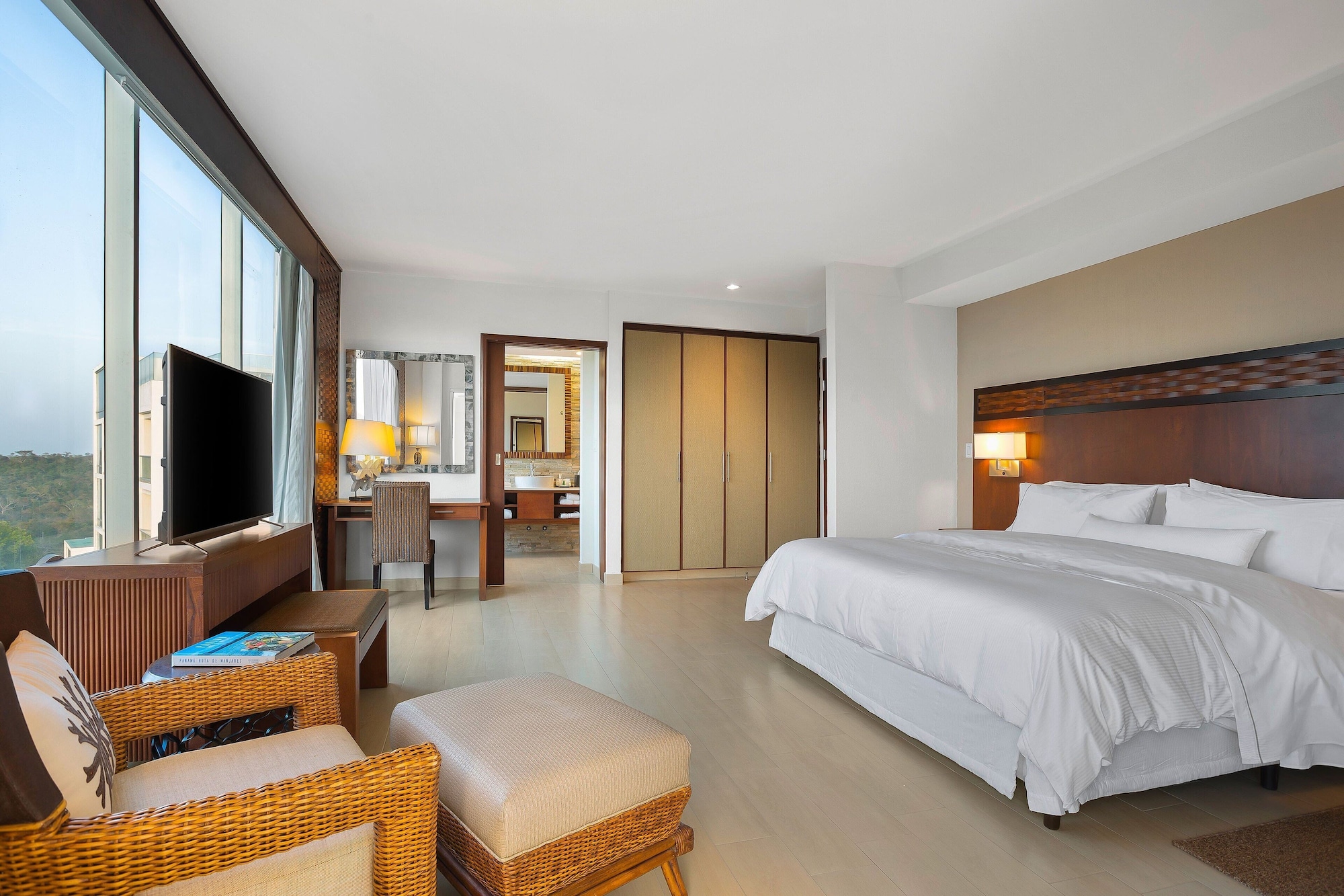 Deluxe, 2 Double Beds, with View