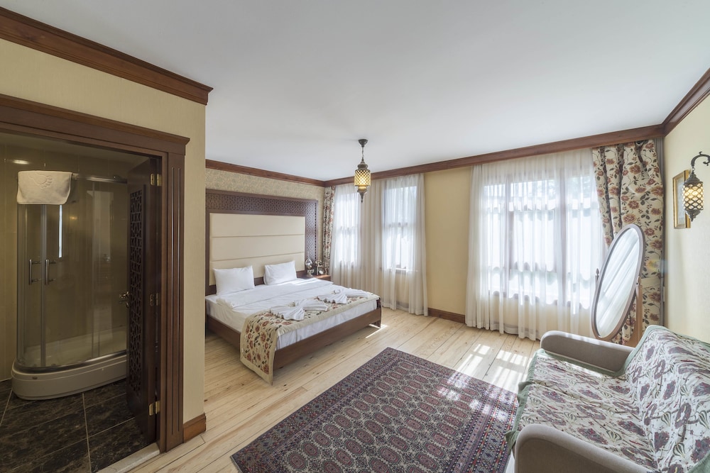 Lalinn Hotel 40/72