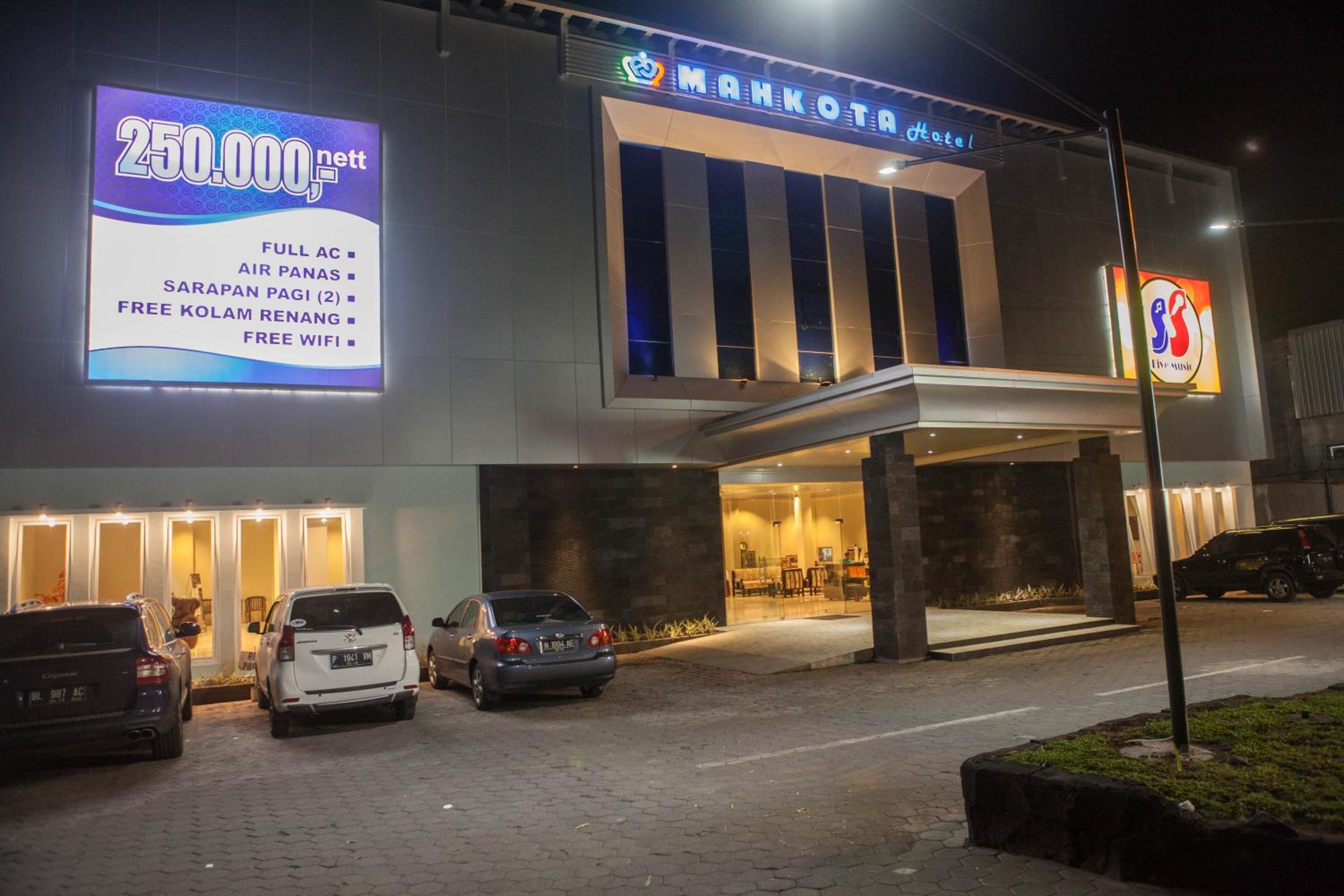 Mahkota Hotel 47/56