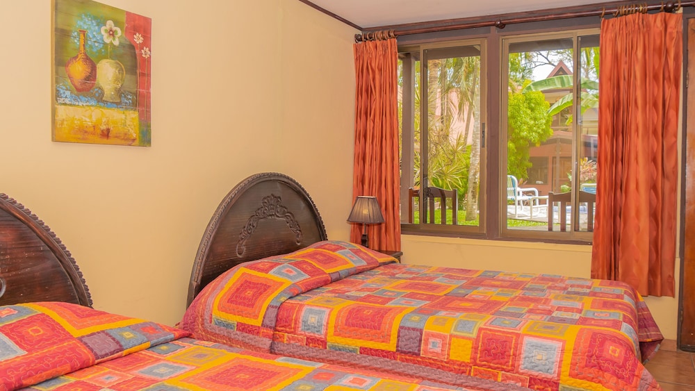 Hotel Los Ranchos 24/50