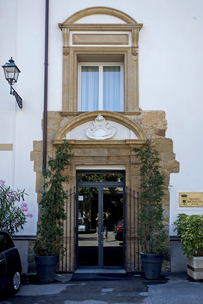 Palazzo Brunaccini 43/50