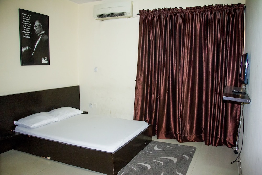 Sugarland Apartments Ikeja 6/18