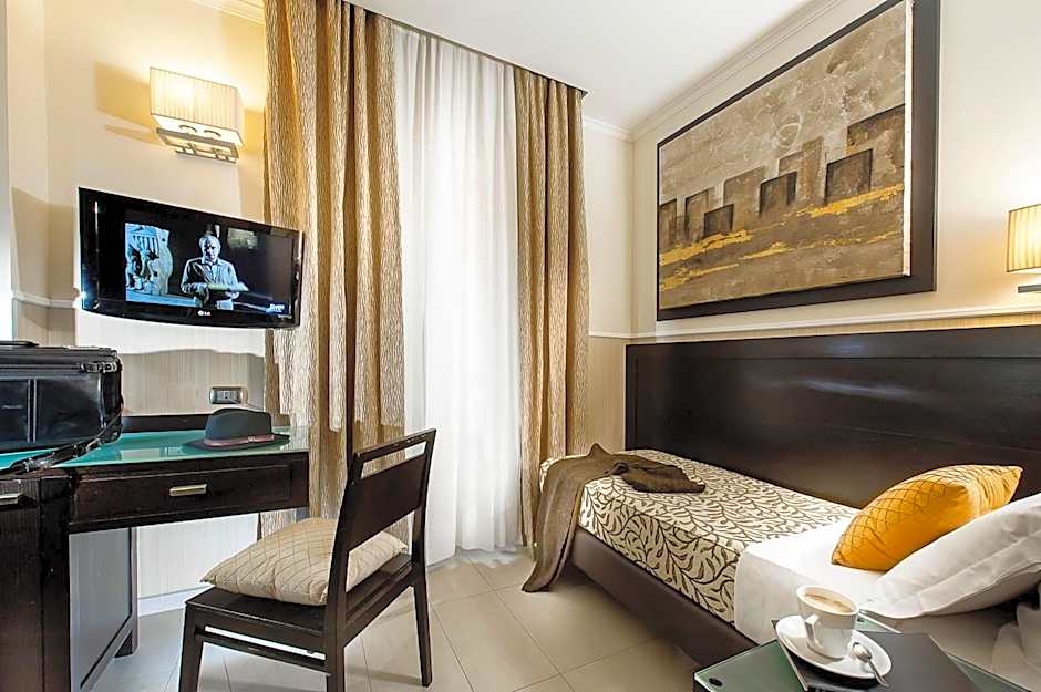 ROOM, SINGLE