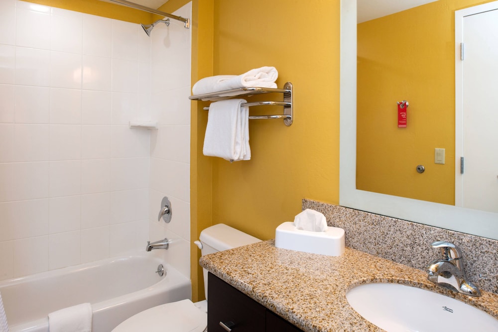 TOWNEPLACE SUITES BAKERSFIELD WEST 15/42