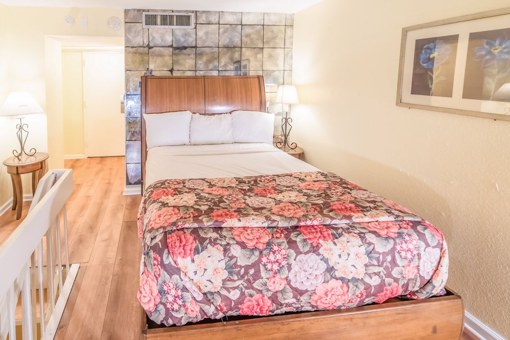 Real Value Inn 5/8